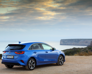 Kia Ceed 1.6 CRDi 6MT transmission 136hp Blue Flame 03